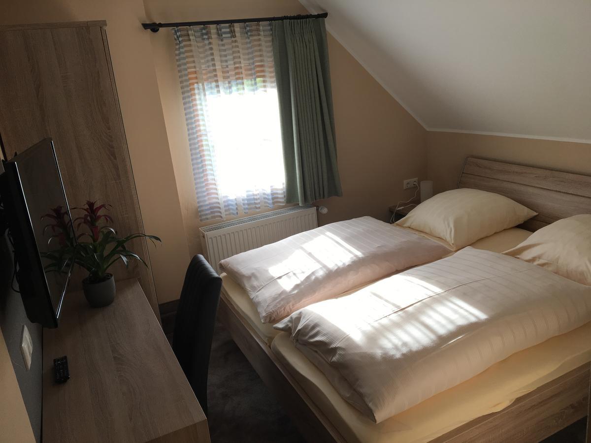 Dorfgasthof Schmitz Schalkenmehren Ngoại thất bức ảnh